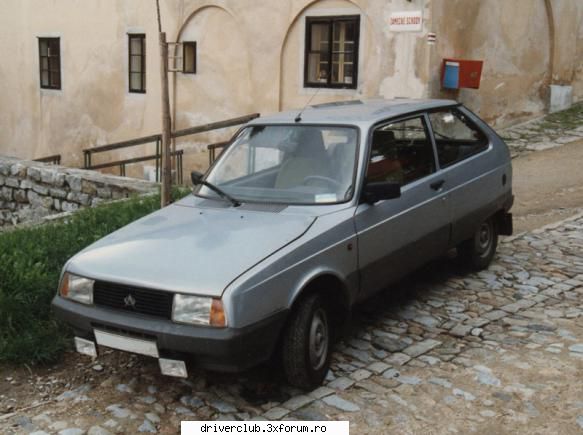 OLTCIT - Oltcit Club 11 Oltcit Club 11 este echipat cu un - Marci autohtone